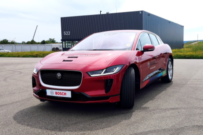 Bosch: Driving brake pads Jaguar I-Pace