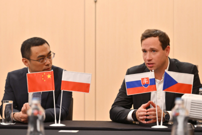 Patrick Yang, CEO BAIC INTL a Blažej Mrugalski, majitel polské skupiny BEMO Group