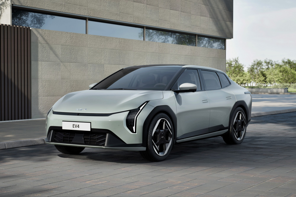 Kia EV4 ještě před oficiální premiérou