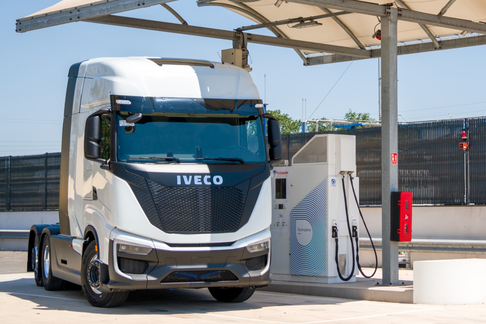 TotalEnergies zpochybňuje sázku na vodíkové kamiony