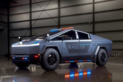 autoweek.cz - Policejní Cybertruck Tesla